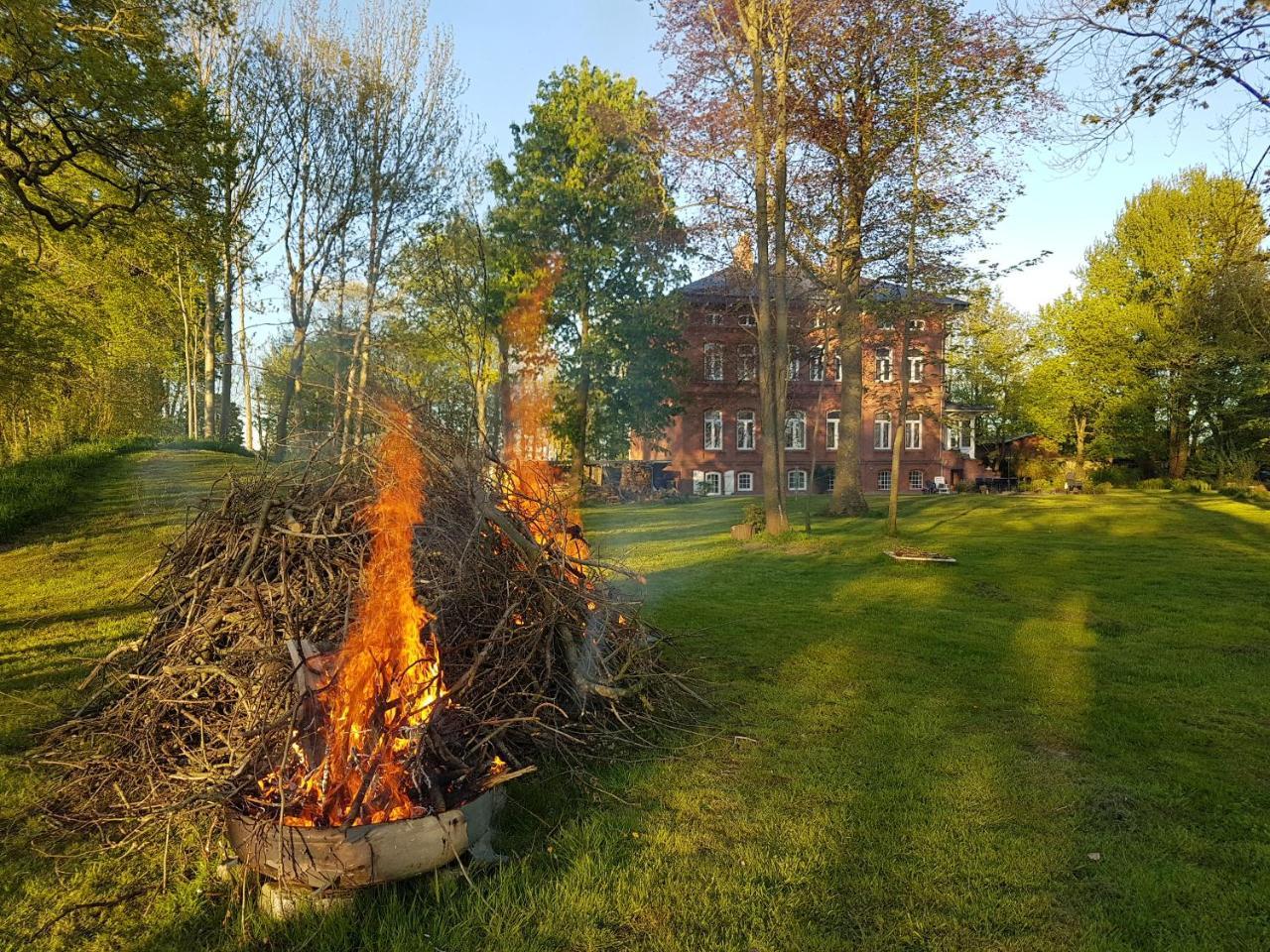 Haus Im Park Apartman Wesselburen Kültér fotó